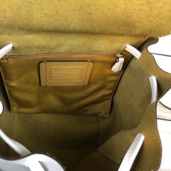 COACH • DERBY BACKPACK/CROSSBODY IN PEBBLE LEATHER - Picture 8 of 8